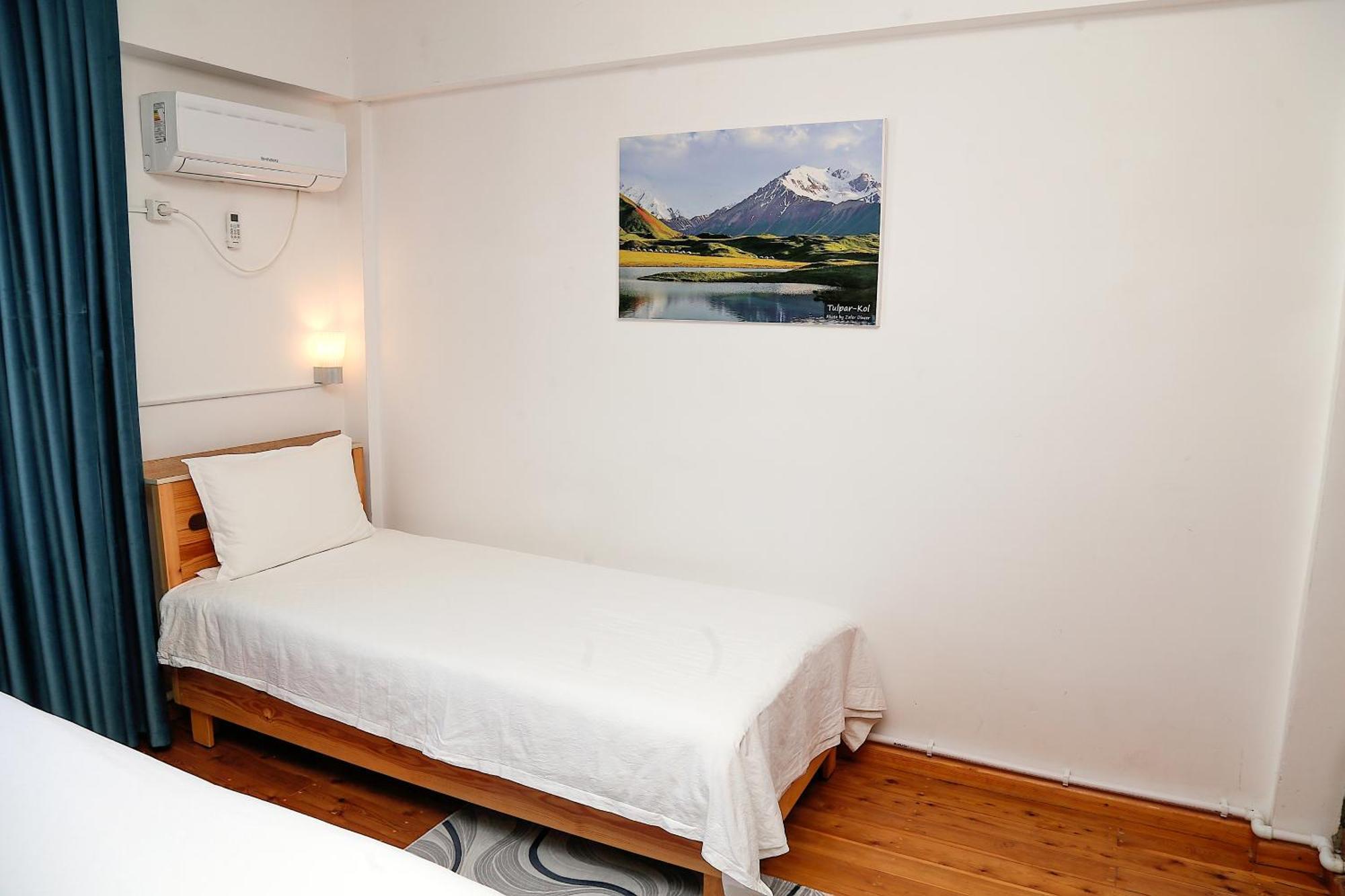 Hotel Good Night Jalal-Abad Eksteriør bilde