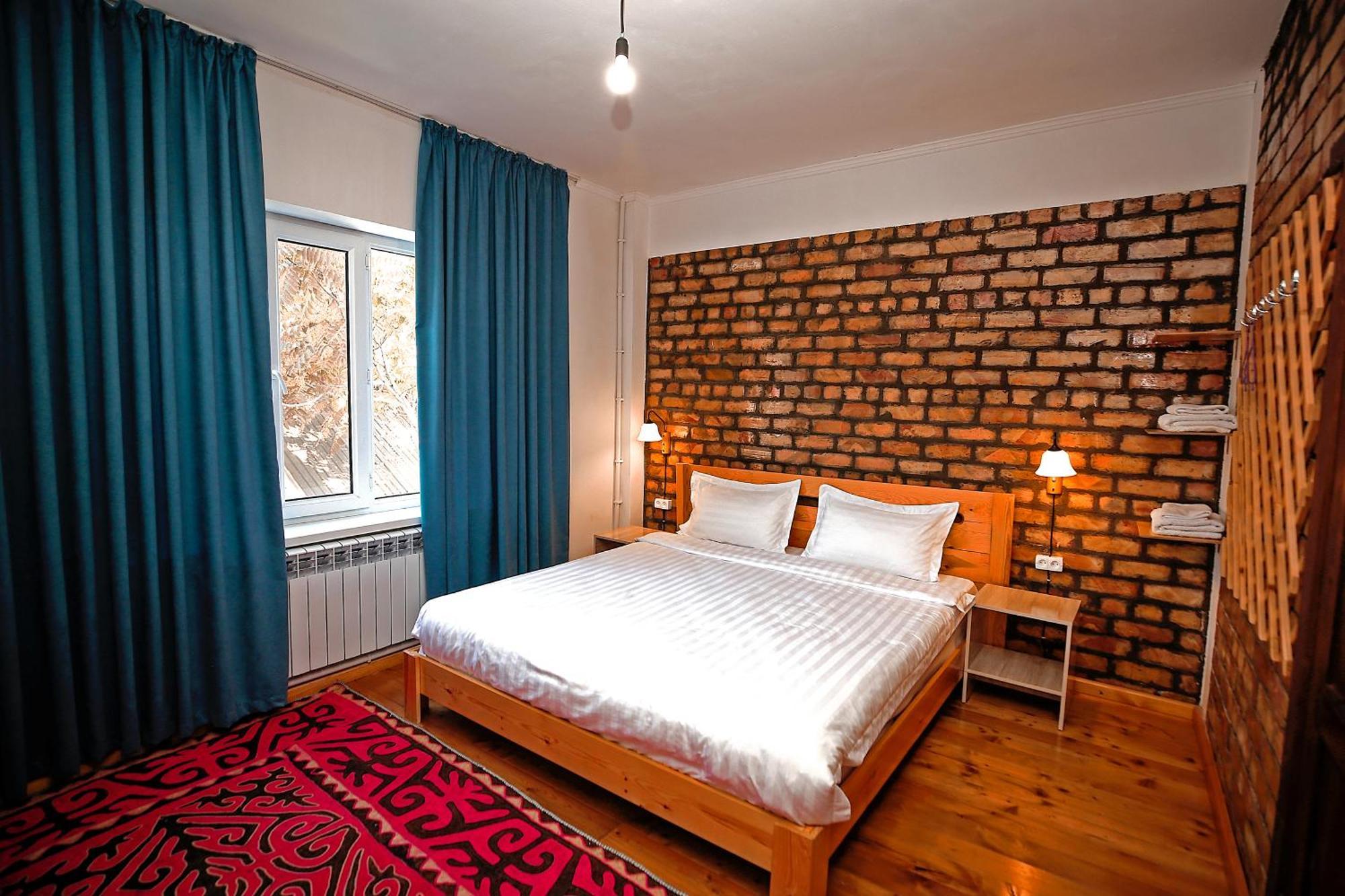 Hotel Good Night Jalal-Abad Eksteriør bilde