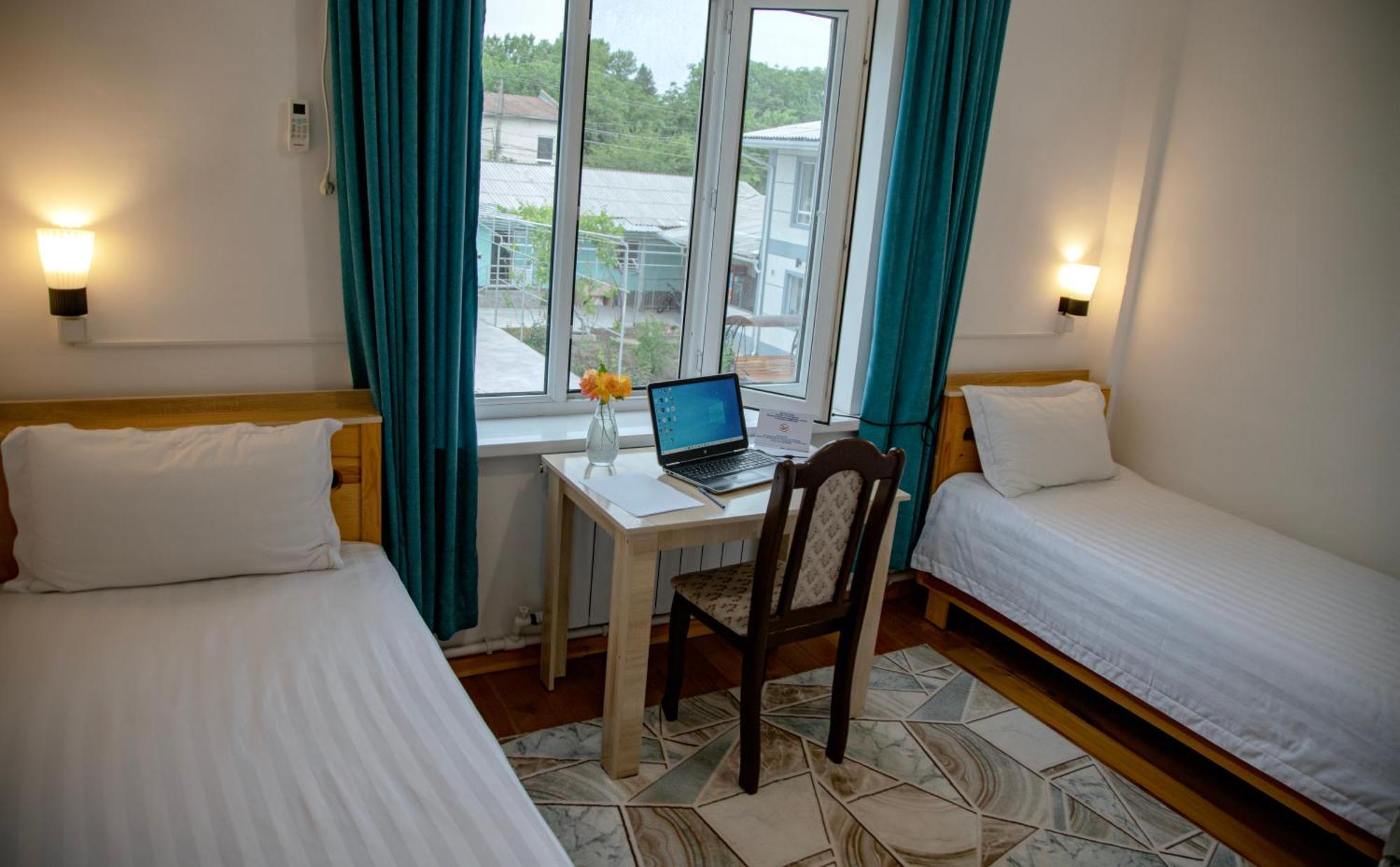 Hotel Good Night Jalal-Abad Eksteriør bilde