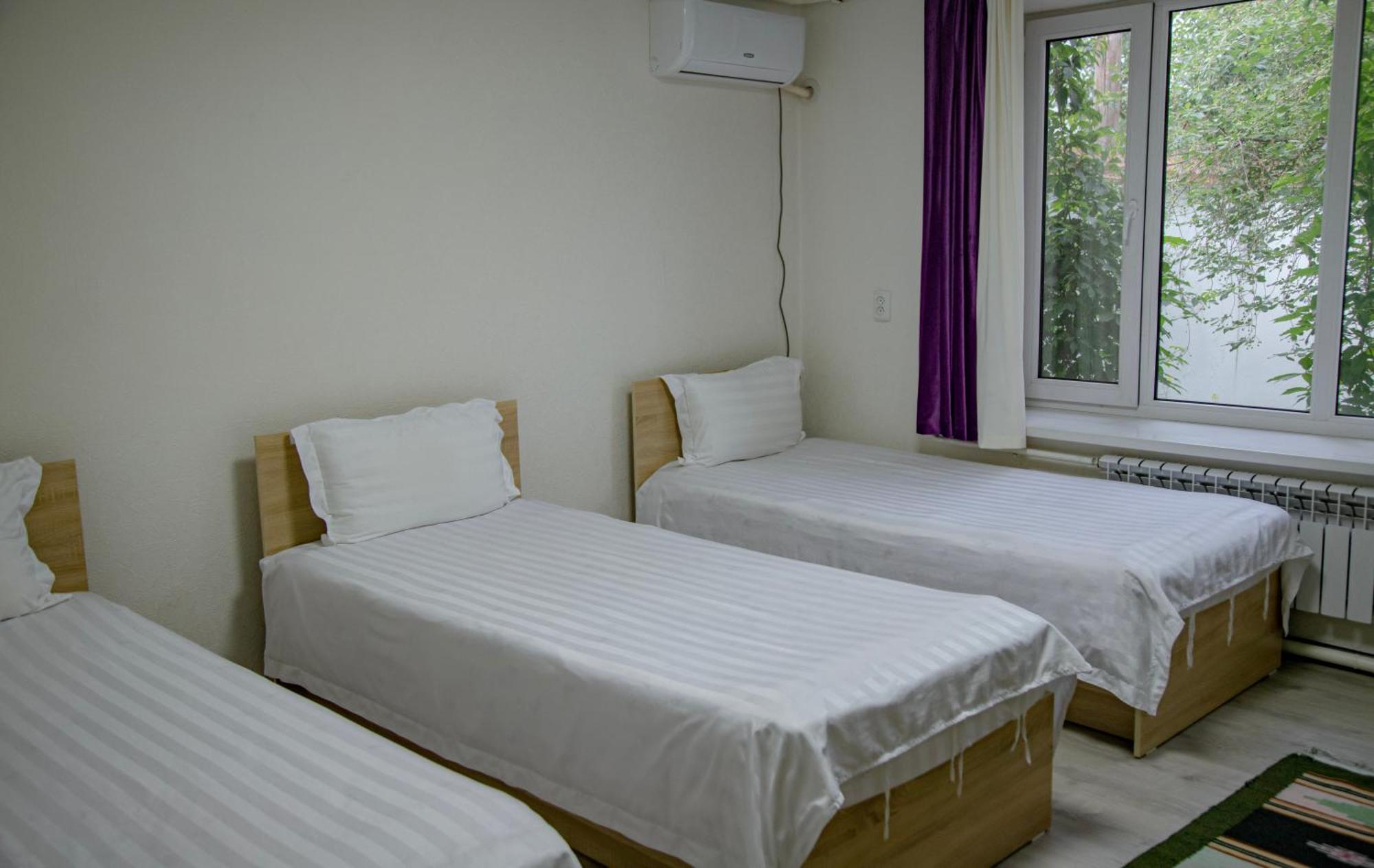Hotel Good Night Jalal-Abad Eksteriør bilde