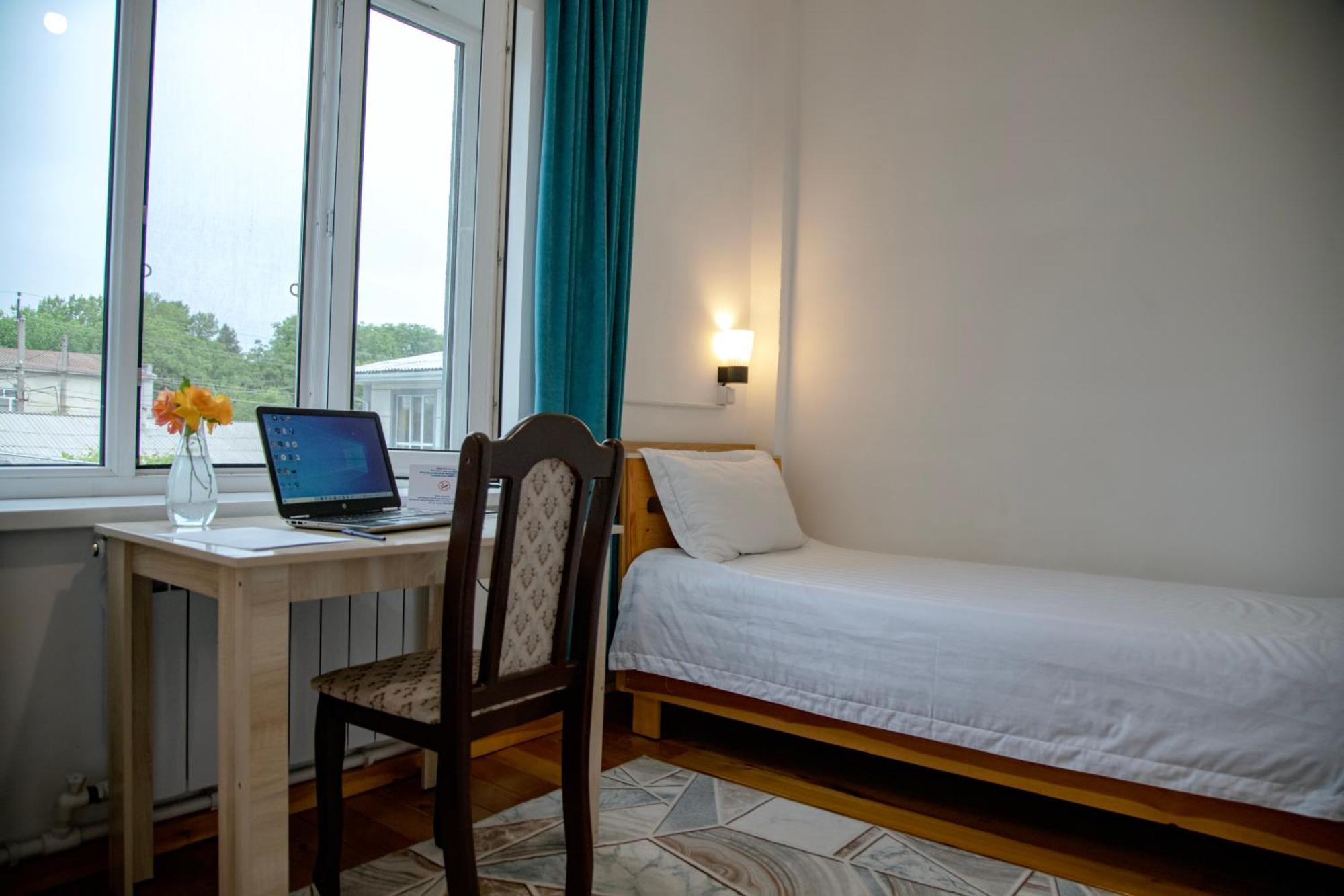 Hotel Good Night Jalal-Abad Eksteriør bilde